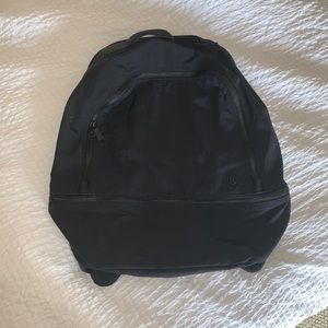 Lululemon city adventure bag